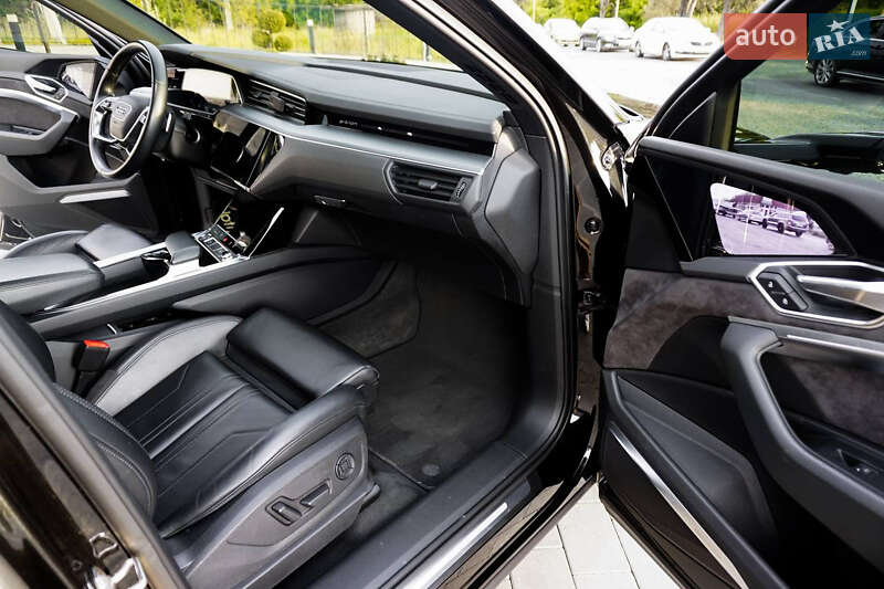 Позашляховик / Кросовер Audi e-tron 2019 в Ужгороді