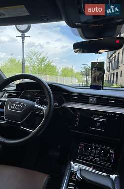 Позашляховик / Кросовер Audi e-tron 2019 в 