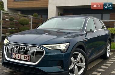 Позашляховик / Кросовер Audi e-tron 2021 в 