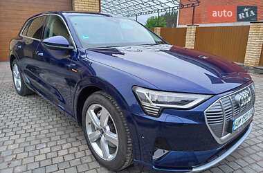 Внедорожник / Кроссовер Audi e-tron 2021 в 