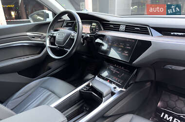 Внедорожник / Кроссовер Audi e-tron 2019 в 