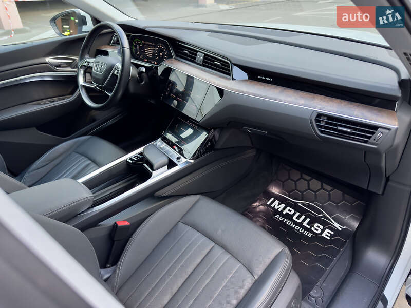 Внедорожник / Кроссовер Audi e-tron 2019 в Киеве