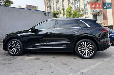 Позашляховик / Кросовер Audi e-tron 2020 в 
