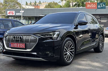 Позашляховик / Кросовер Audi e-tron 2020 в 