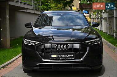 Внедорожник / Кроссовер Audi e-tron 2020 в 