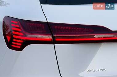 Внедорожник / Кроссовер Audi e-tron 2020 в 
