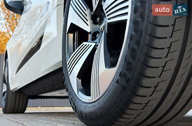 Внедорожник / Кроссовер Audi e-tron 2020 в 