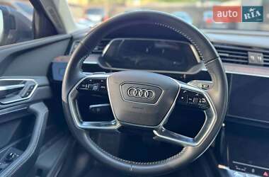 Позашляховик / Кросовер Audi e-tron 2019 в 