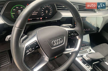 Позашляховик / Кросовер Audi e-tron 2020 в 