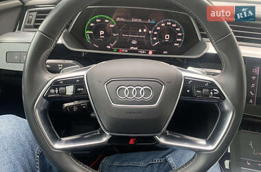 Позашляховик / Кросовер Audi e-tron 2020 в 