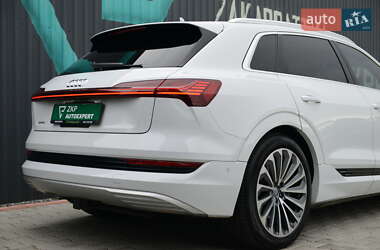 Позашляховик / Кросовер Audi e-tron 2019 в 