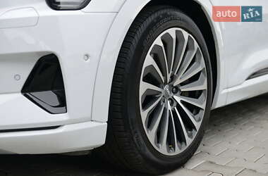 Позашляховик / Кросовер Audi e-tron 2019 в 