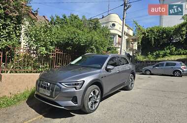 Внедорожник / Кроссовер Audi e-tron 2020 в 