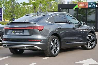 Позашляховик / Кросовер Audi e-tron 2021 в 