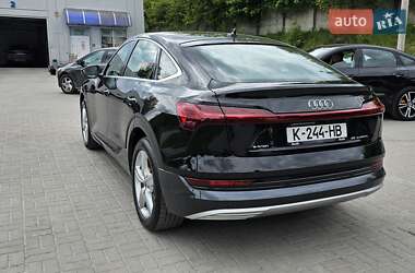 Позашляховик / Кросовер Audi e-tron 2021 в 