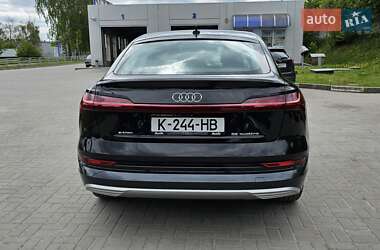 Позашляховик / Кросовер Audi e-tron 2021 в 