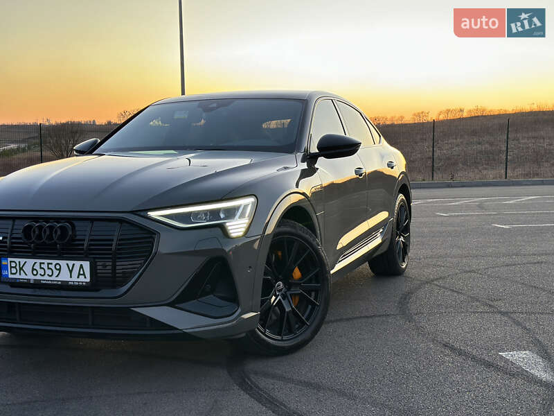 Audi e-tron 2022