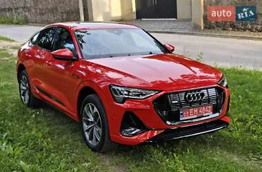 Внедорожник / Кроссовер Audi e-tron 2021 в 