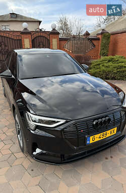 Позашляховик / Кросовер Audi e-tron 2020 в 