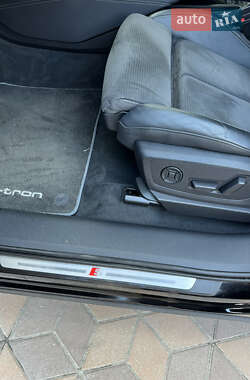 Позашляховик / Кросовер Audi e-tron 2020 в 
