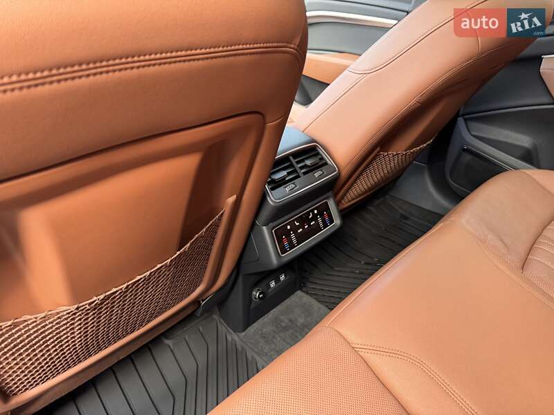 Внедорожник / Кроссовер Audi e-tron 2019 в Одессе фото 12 Внедорожник / Кроссовер Audi e-tron 2019 в Одессе