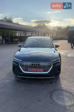 Внедорожник / Кроссовер Audi e-tron 2019 в 
