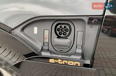 Позашляховик / Кросовер Audi e-tron 2020 в 