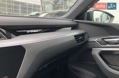 Позашляховик / Кросовер Audi e-tron 2020 в 
