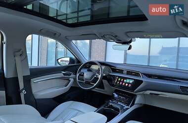 Внедорожник / Кроссовер Audi e-tron 2021 в 