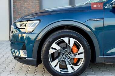 Внедорожник / Кроссовер Audi e-tron 2021 в 