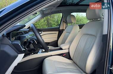 Внедорожник / Кроссовер Audi e-tron 2021 в 