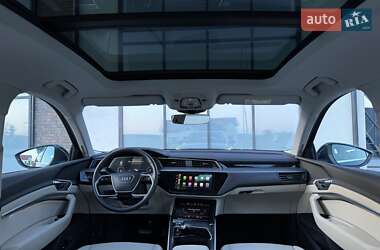 Внедорожник / Кроссовер Audi e-tron 2021 в 