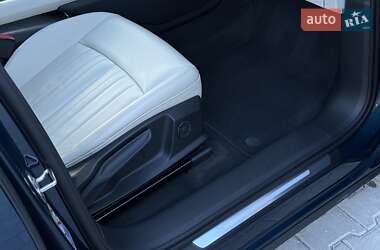 Внедорожник / Кроссовер Audi e-tron 2021 в 