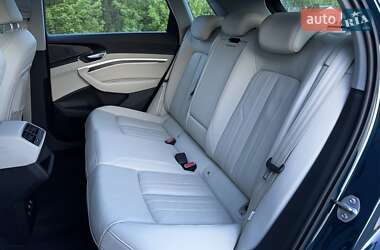 Внедорожник / Кроссовер Audi e-tron 2021 в 