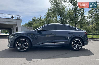 Внедорожник / Кроссовер Audi e-tron 2021 в 