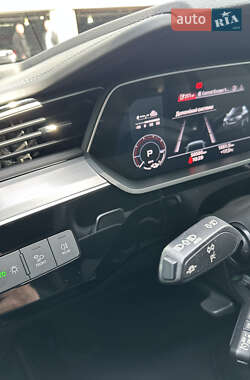 Внедорожник / Кроссовер Audi e-tron 2021 в 