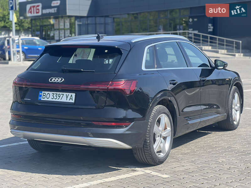Позашляховик / Кросовер Audi e-tron 2022 в Заліщиках