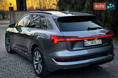 Внедорожник / Кроссовер Audi e-tron 2021 в 