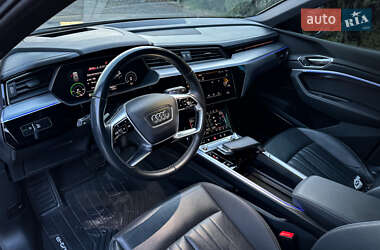 Внедорожник / Кроссовер Audi e-tron 2021 в 