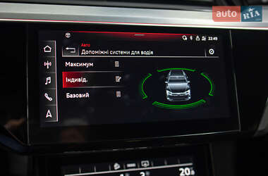 Позашляховик / Кросовер Audi e-tron 2021 в 