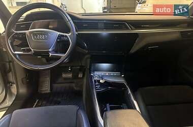 Внедорожник / Кроссовер Audi e-tron 2021 в 