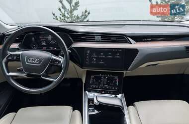 Внедорожник / Кроссовер Audi e-tron 2019 в 