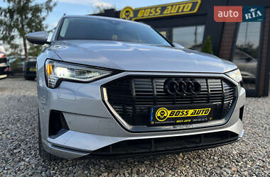 Внедорожник / Кроссовер Audi e-tron 2022 в 