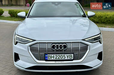 Внедорожник / Кроссовер Audi e-tron 2019 в 
