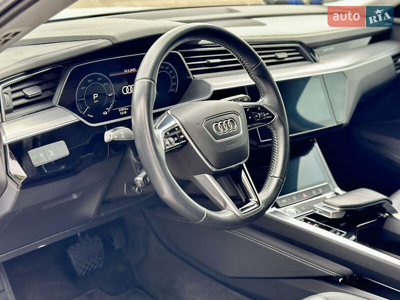 Внедорожник / Кроссовер Audi e-tron 2019 в Одессе