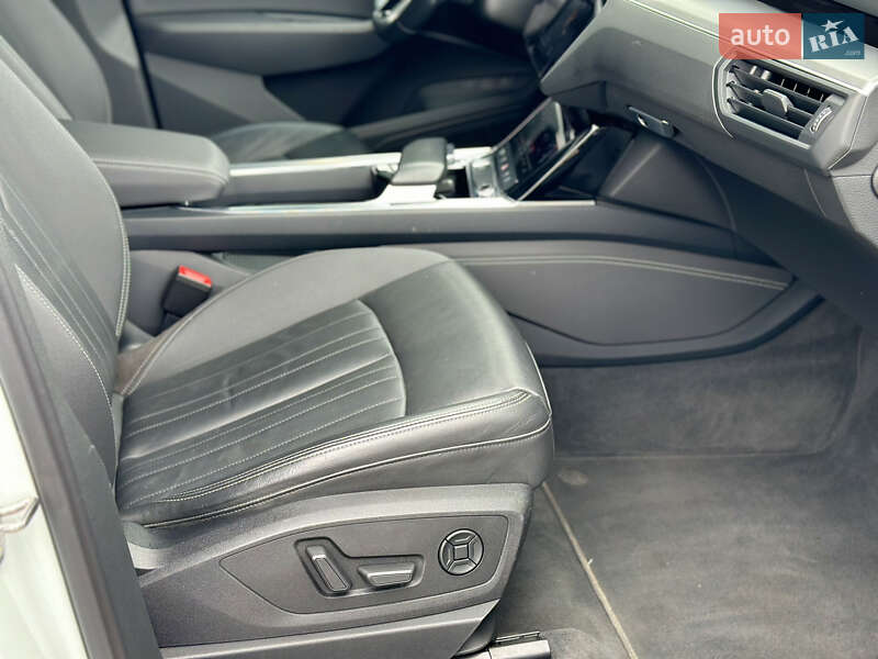 Внедорожник / Кроссовер Audi e-tron 2019 в Одессе