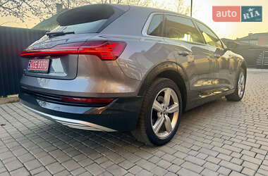 Внедорожник / Кроссовер Audi e-tron 2020 в 