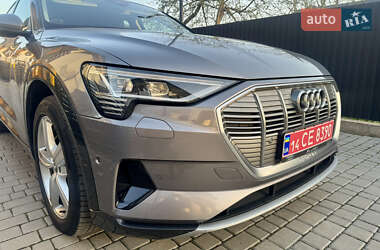 Внедорожник / Кроссовер Audi e-tron 2020 в 