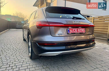 Внедорожник / Кроссовер Audi e-tron 2020 в 