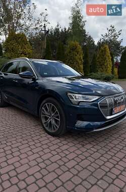 Внедорожник / Кроссовер Audi e-tron 2020 в 